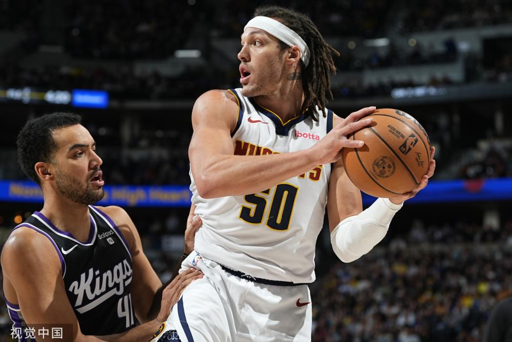 了球隊中鋒 了球隊中鋒