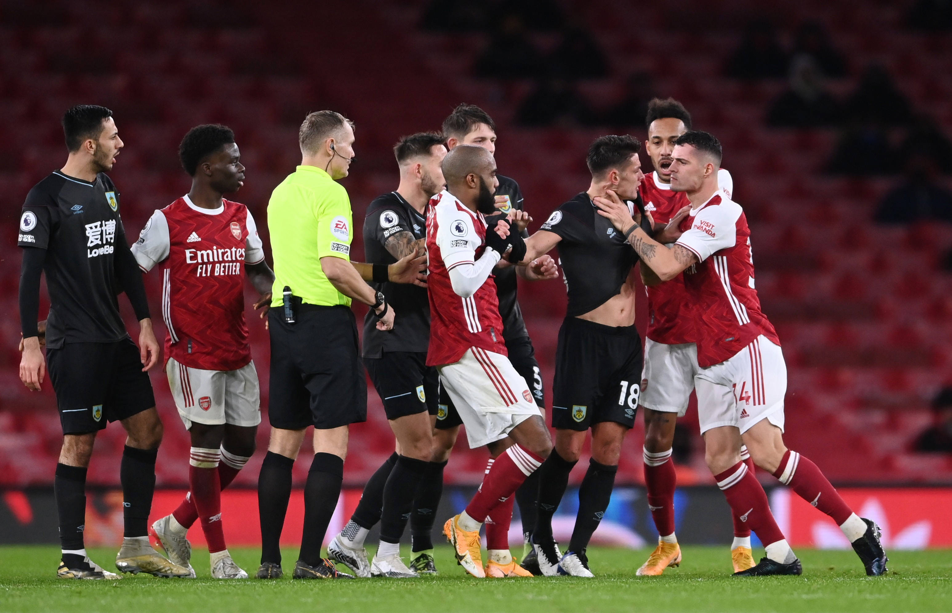 承担着巨大 承担着巨大